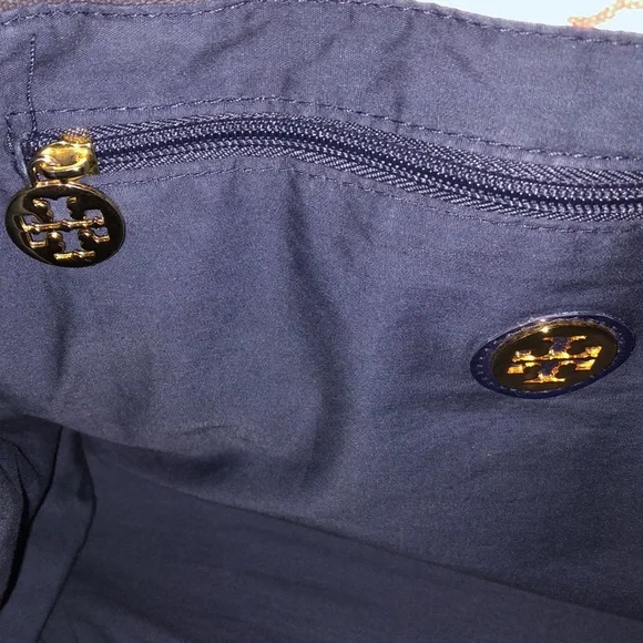 Tory Burch Tote Bag in GUC - Picture 10 of 14